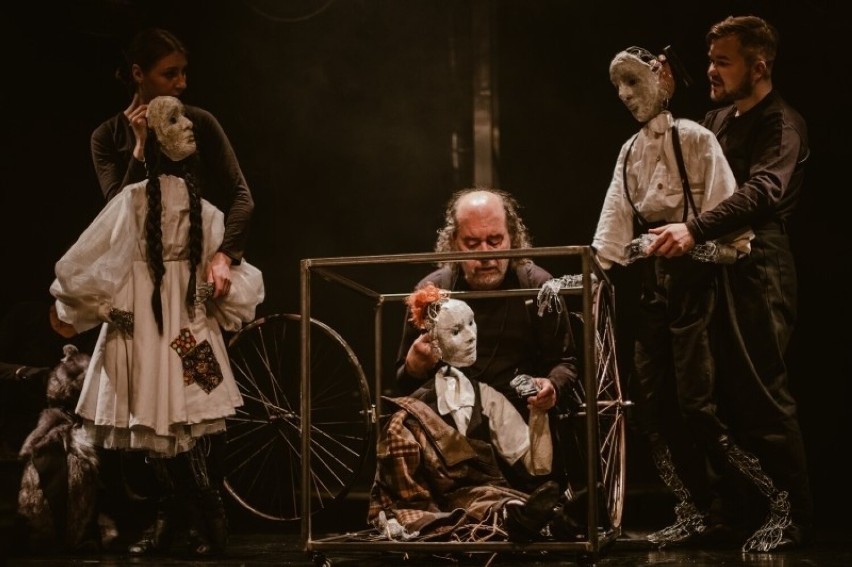Teatr Lalki i Aktora Kubuś w Kielcach zaprasza na spektakl "Arka Czasu" z udziałem Aleksandry Sapiaskiej, laureatki nagrody Schillera
