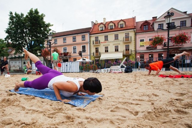 Joga na Sobótce. Przyjdź i poćwicz na plaży