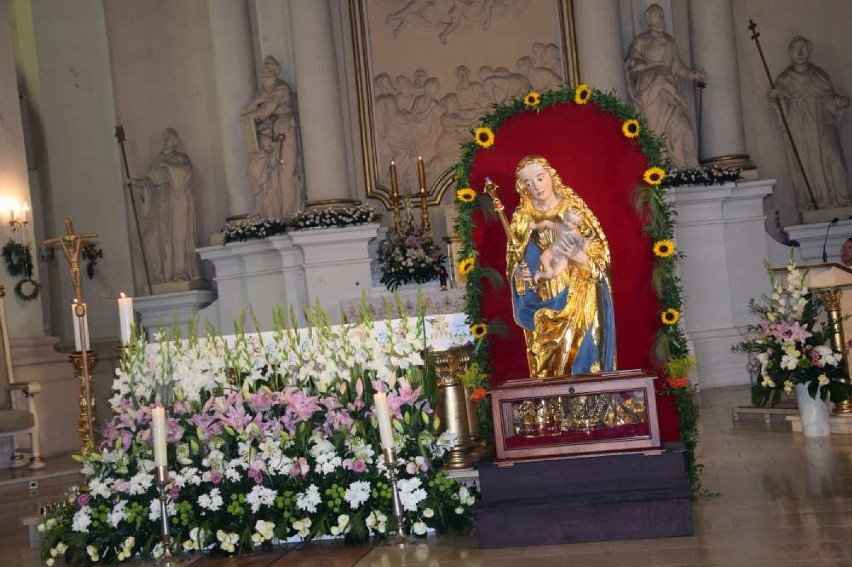 Ukoronowanie figury Maryi w Wągrowieckim klasztorze