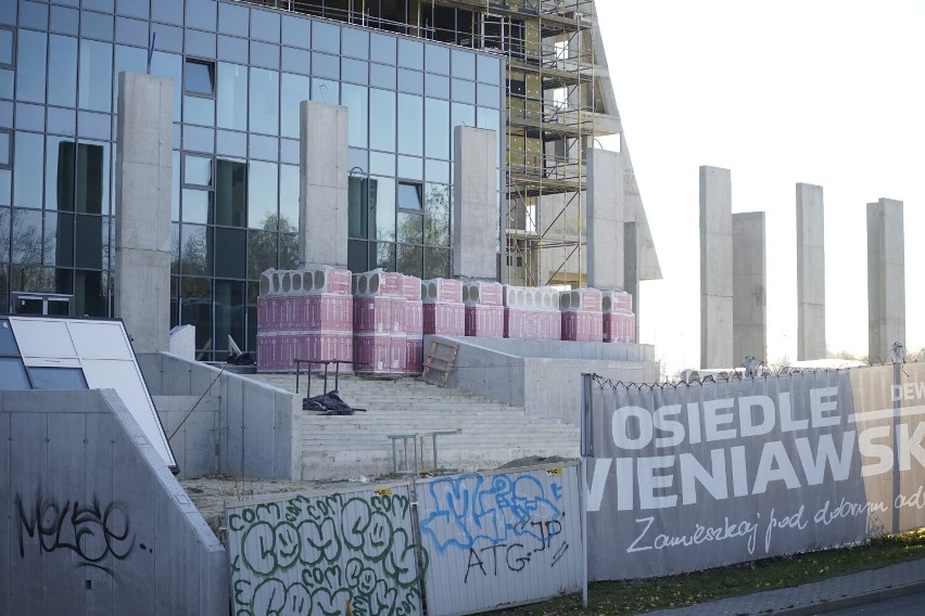 Co na budowie wieżowców Olszynki Park w Rzeszowie? Przyjrzeliśmy się z bliska. Inwestycja ciągle rośnie [ZDJĘCIA]