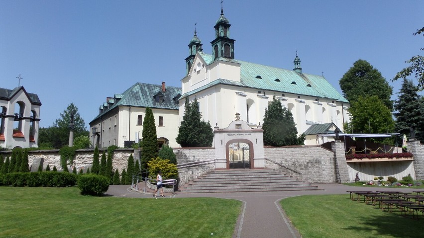 Sanktuarium Matki Bożej Leśniowskiej Patronki Rodzin w Żarkach zaprasza pielgrzymów i turystów