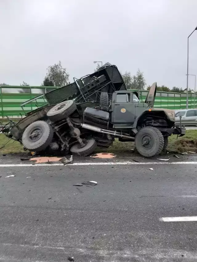 Wypadek dwóch ciężarówek na Obwodnicy Trójmiasta w czwartek, 8.10.2020 r. Olbrzymie korki!