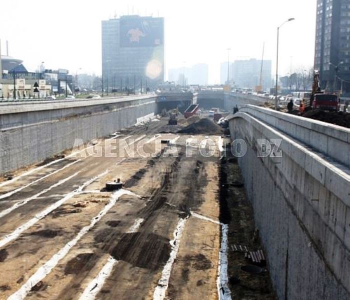Budowa tunelu w Katowicach, marzec 2004
– robotnicy podczas...