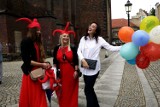 Barwny korowód rozpoczął tegoroczny Satyrykon w Legnicy, zobaczcie zdjęcia i film