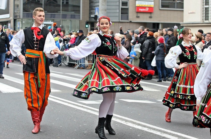 Głównym punktem 101. Gdyńskich Urodzin Niepodległej będą:...