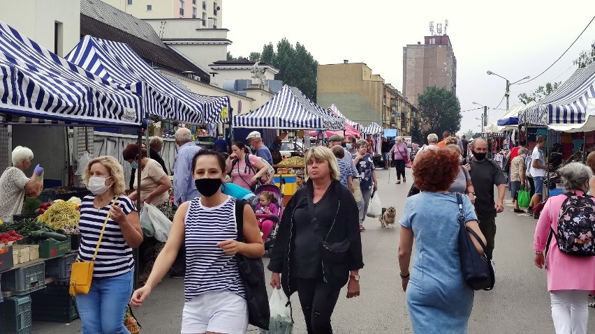 Targowisko przy hali w Piotrkowie ma być ograniczone