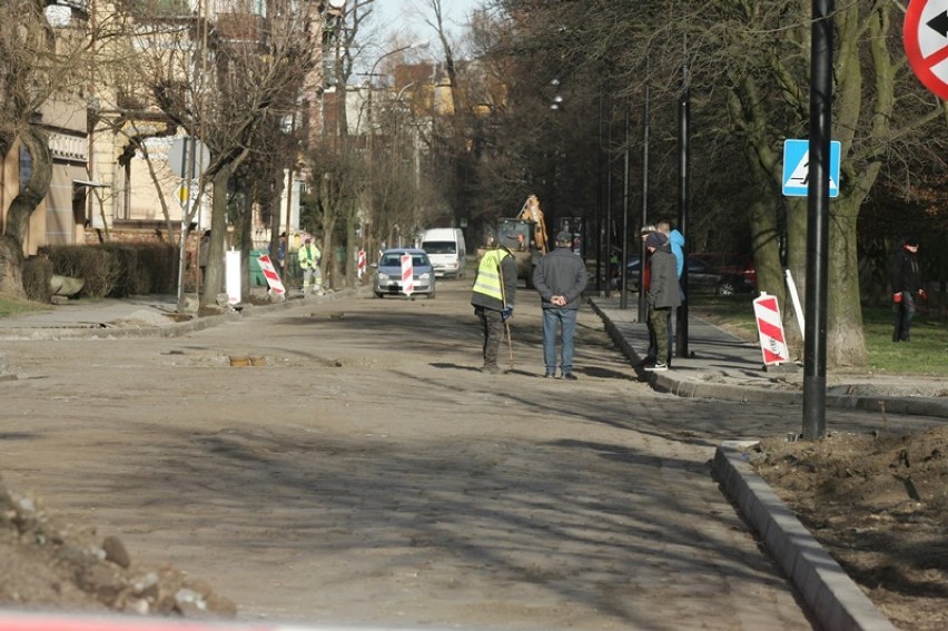 Ulica Oświęcimska przejezdna po remoncie w Legnicy [ZDJĘCIA]