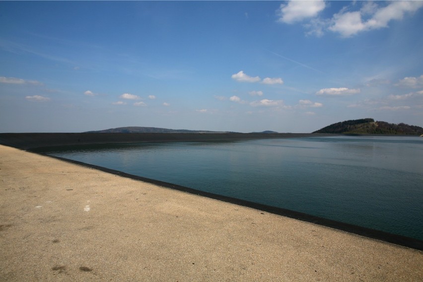 Jezioro Żywieckie - zbiornik  na rzece Sole koło Żywca