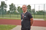 Michał Ziemiński to trener UKS Mustang i nauczyciel wychowania fizycznego w Wielgiem
