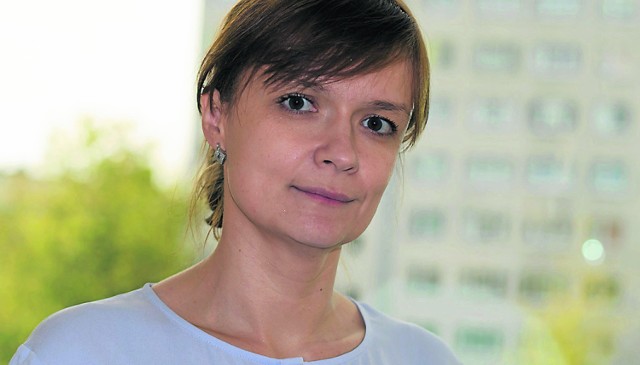 dr Magdalena Nowak-Paralusz jest socjologiem i politologiem