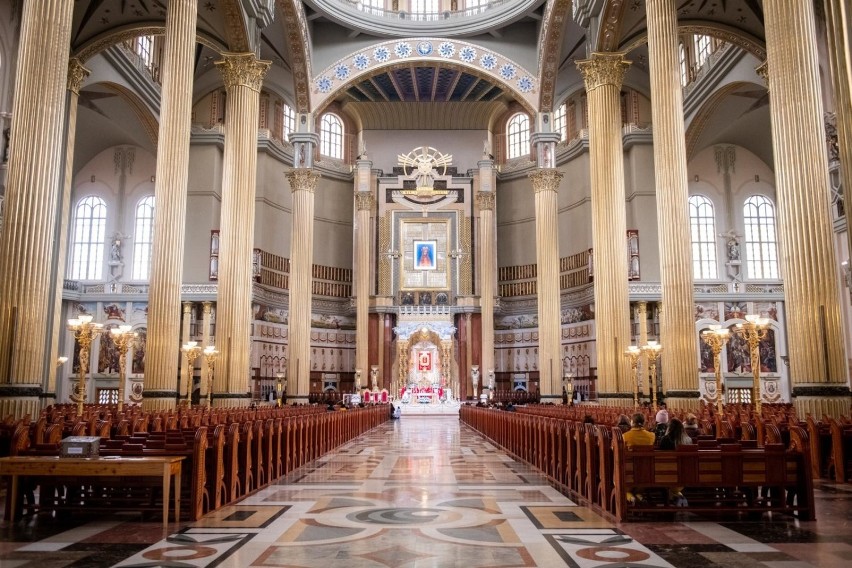 Bazylika Najświętszej Maryi Panny Licheńskiej w Licheniu...