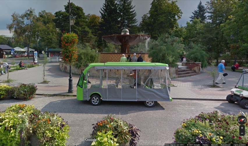 Mieszkańcy Ciechocinka przyłapani przez kamery Google Street View. Sprawdźcie, czy jesteście na zdjęciach!