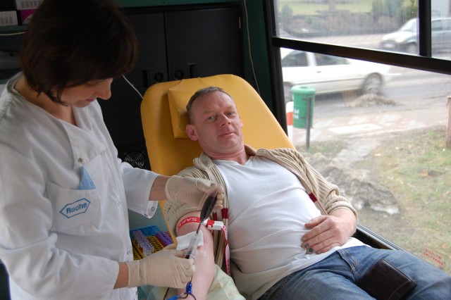 Oddać krew może osoba pełnoletnia, o dobrym stanie zdrowia