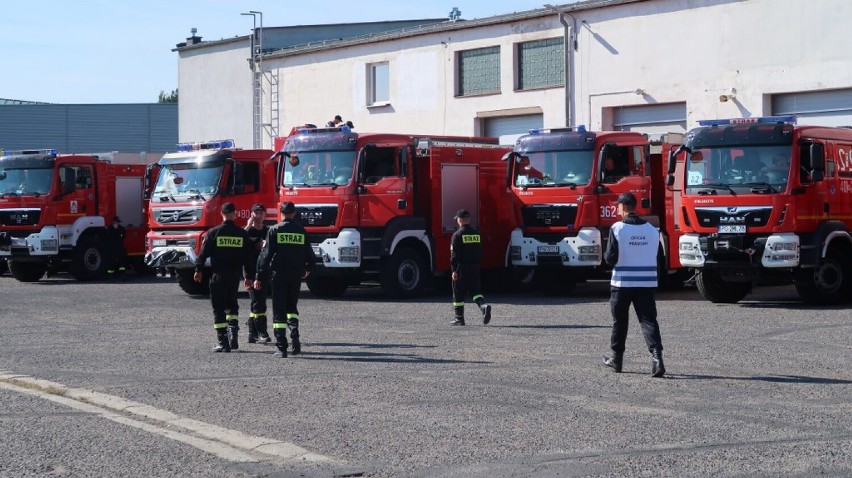Wielkopolscy strażacy będą gasić pożary w Grecji. Wyruszyli wspólnie z Leszna