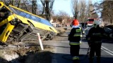 Śmiertelny wypadek pod Lubinem. Motocykl zderzył się z autobusem. 20 osób zostało rannych
