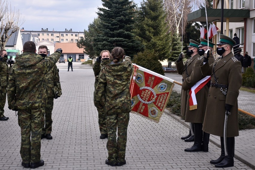 W Przemyślu ślubowanie złożyło 24 nowych funkcjonariuszy...