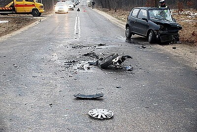 Trzy osoby poszkodowane w wypadku na koziegłowskiej