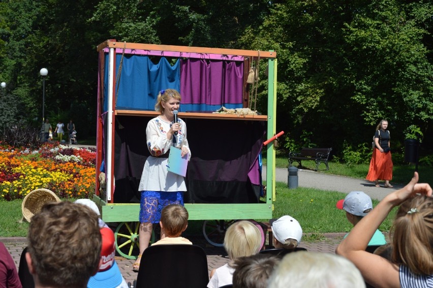 Teatr Gry i Ludzie bawił swoimi bajkami na sądeckich plantach 