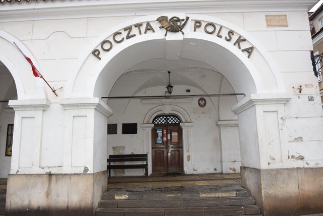 Po 30 latach użytkowania Poczta Polska musi opuścić zabytkową Kamienicę  Oleśnickich na starówce w Sandomierzu. Powodem wyprowadzki jest planowany remont zabytku.