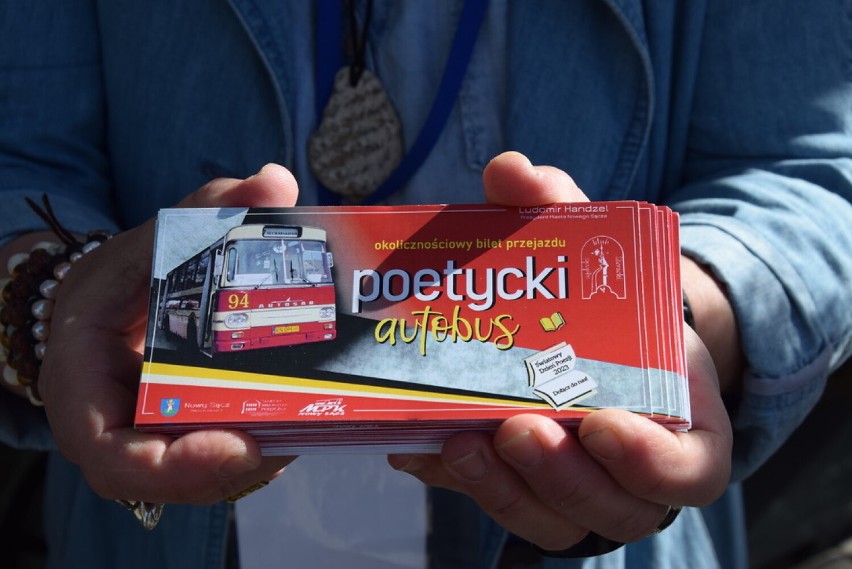 Poetycki autobus w Nowym Sączu