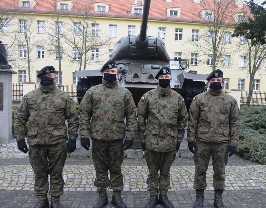 Skromni żołnierze pomogli ofierze wypadku