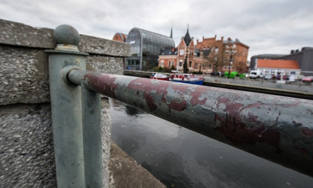 - O Starym Porcie dyskutuje się od dawna, a zrzutkę szybko wsparło kilkunastu aktywnych mieszkańców, zbierając większość kwoty w kilka dni - mówi Paweł Górny, inicjator akcji zbierania pieniędzy na... farbę na malowanie barierek w Starym Porcie.