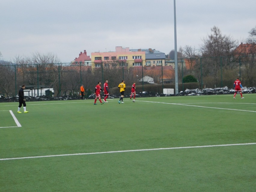 Piłkarze ze Szczawna-Zdroju mieli przewagę, atakowali, ale...przegrali