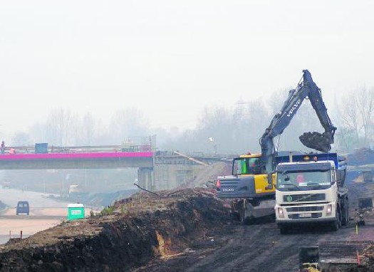 Prace przy budowie średnicówki wzdłuż ul. Wolności na Zaborzu przebiegają sprawnie