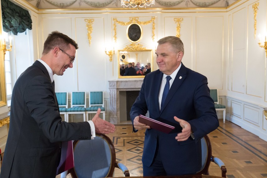 Lotnisko na Krywlanach. Umowa na budowę podpisana!