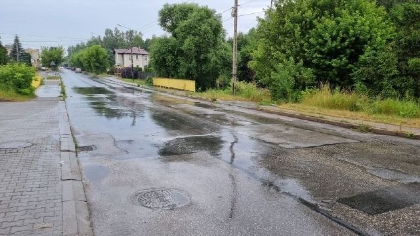 Za pięć miesięcy będzie nowa droga w Skarżysku - Kamiennej. Inwestorem - powiat. Zobacz zdjęcia