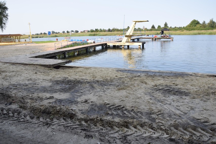 Malbork. Bulwar nad Nogatem w przebudowie. Zniknęło ogrodzenie wzdłuż miejskiego kąpieliska