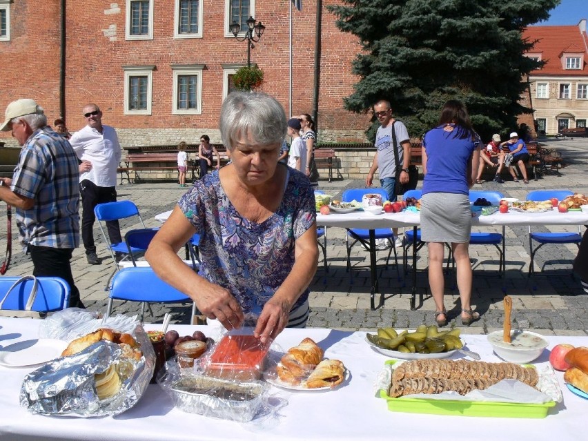 III Sandomierskie Śniadania ze smacznymi potrawami i gronem turystów [DUŻO ZDJĘĆ]