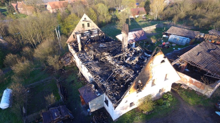 Pożar w Jeleniowie pod Lewinem Kłodzkim. Potrzebna pomoc