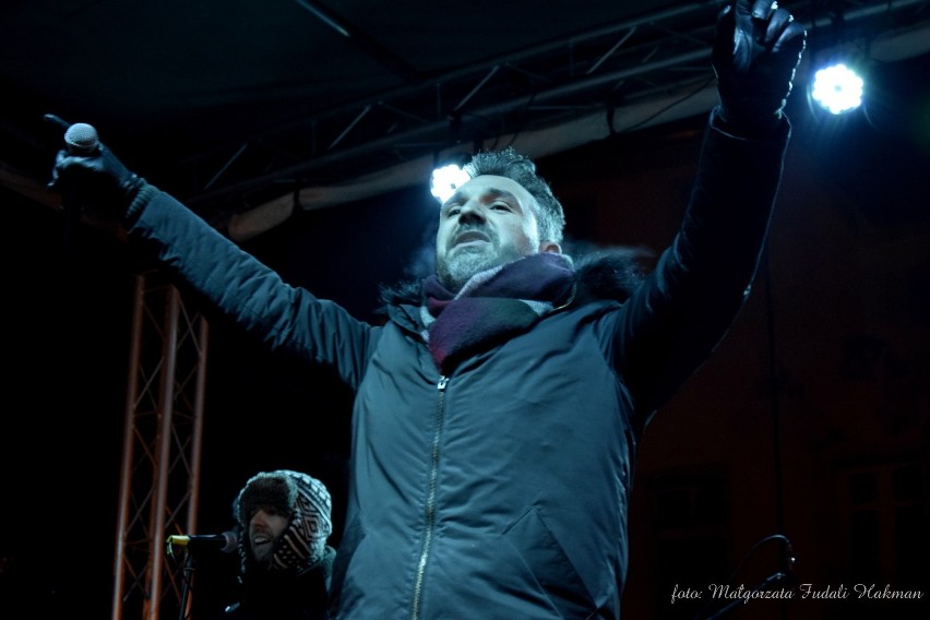Mateusz Ziółko zwycięzca The Voice of Poland zaśpiewał na Jarmarku w Żarach [ZDJĘCIA,WIDEO]