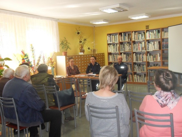 O bezpieczeństwie osób starszych w poddębickiej bibliotece