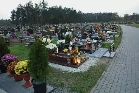 Nowy tyski cmentarz komunalny przy ul. Barwnej. Jest tu już ponad 600 mogił z 10 tys. planowanych.