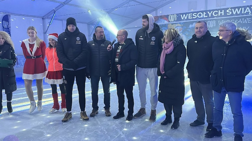 Oficjalne otwarcie lodowiska we Włocławku. 5 grudnia 2023...