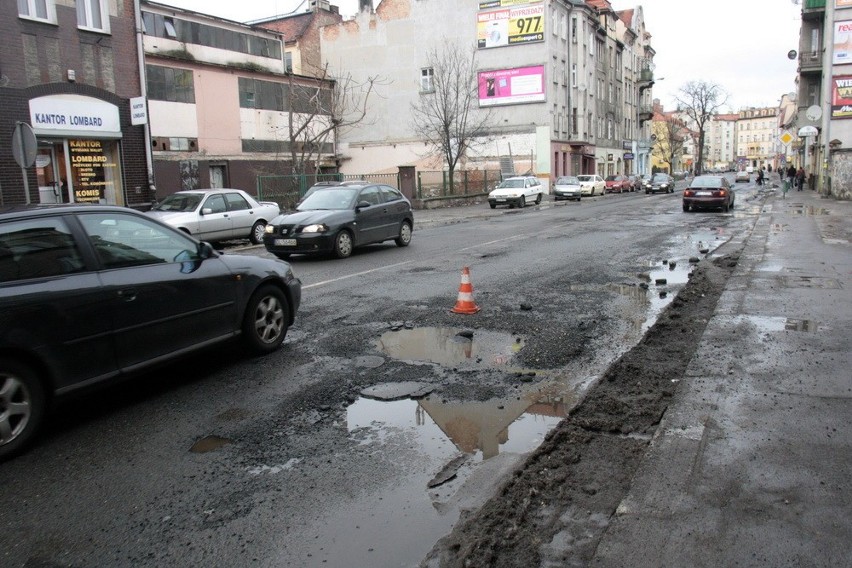 Slalom na Jaworzyńskiej w Legnicy (ZDJĘCIA)