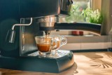 Ekspres do kawy – 10 praktycznych porad, na co zwrócić uwagę przy zakupie