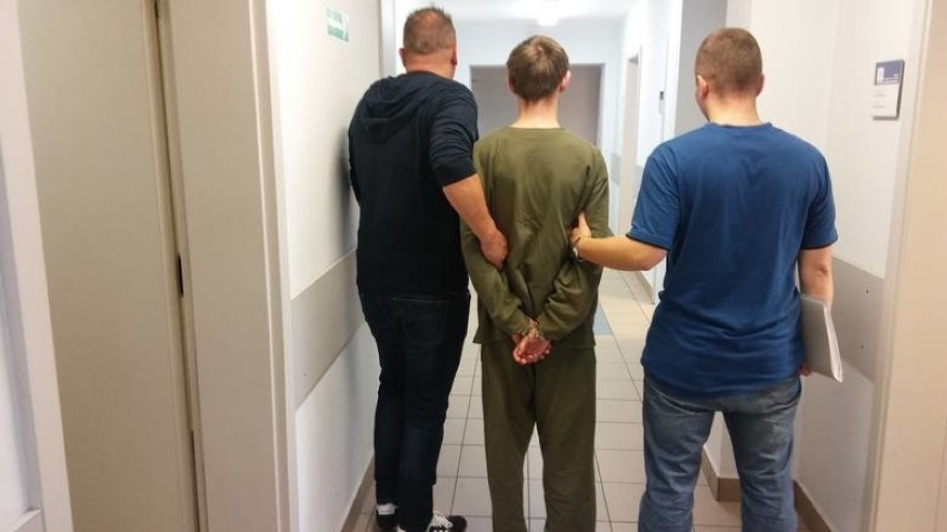 33-letniemu pedofilowi zatrzymanemu w Chrzanowie grozi do 2 lat więzienia. Dostał zarzuty