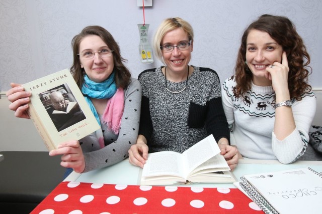Ela Durnaś, Sylwia Sadowska i Katarzyna Leśniak z Klubu kawa nad książką zapraszają do dyskusji.