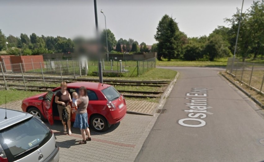 Osiedle Zasole i dworzec PKP w Oświęcimiu w kamerach Google Street View. Mieszkańcy, ulice i osiedlowe zakamarki [ZDJĘCIA]