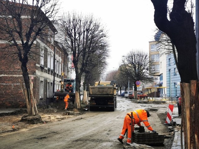 Trwa remont ulicy Lipowej w ramach Programu Budowy i Przebudowy Dróg Osiedlowych w Kaliszu