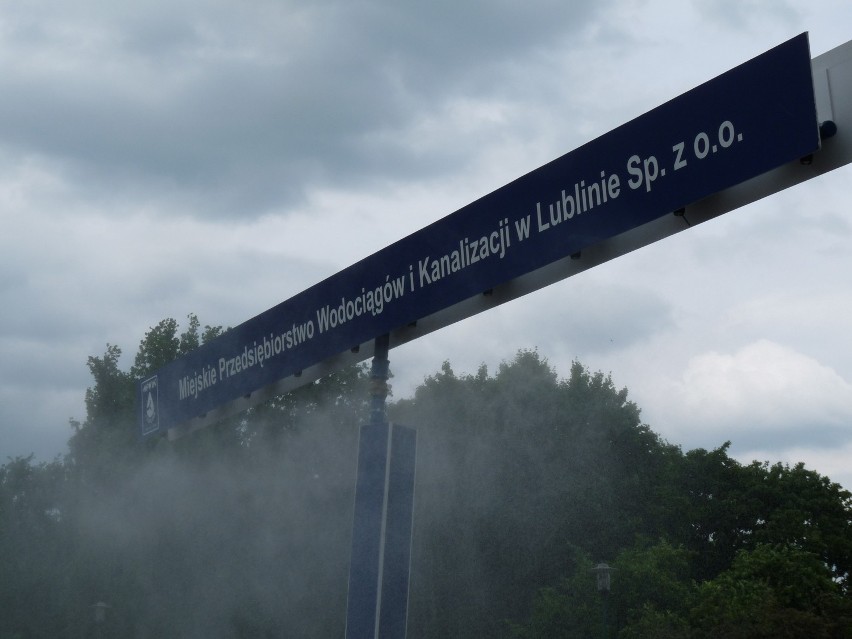 W centrum Lublina stanęła kurtyna wodna