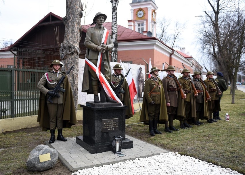 Do Przemyśla wrócił pomnik Podhalańczyka, który zaginął podczas II wojny światowej [ZDJĘCIA]