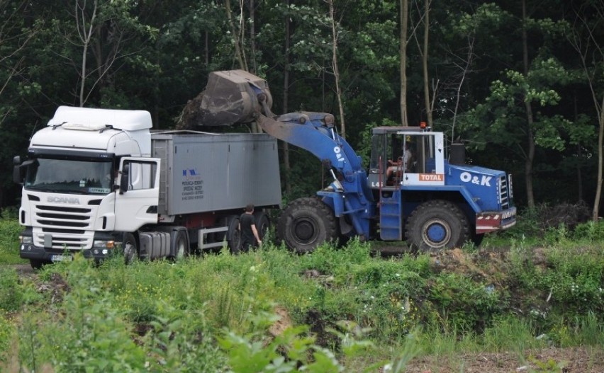 10 lipca - wywóz odpadów ze stawu "Kalina"
