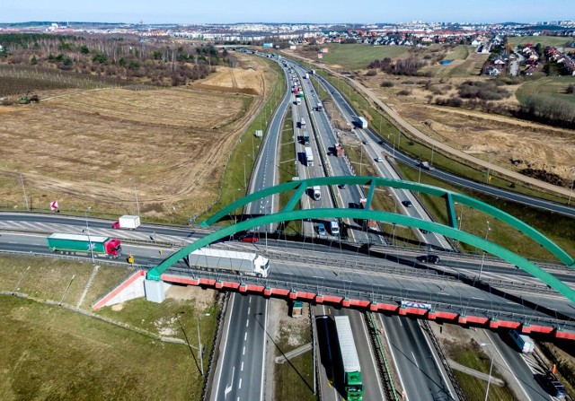 Kierowcy w dniach 18-27.04.2023 napotkają na utrudnienia na trasie S6 i S7 na wysokości węzła Gdańsk-Południe. Przyczyną jest budowa Obwodnicy Metropolii Trójmiejskiej