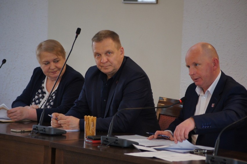 Radomsko: Na komisji edukacji o przekształceniu szkół i oświatowej dziurze budżetowej