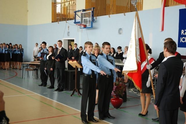 Ślubowanie klas mundurowych w Zakrzówku.