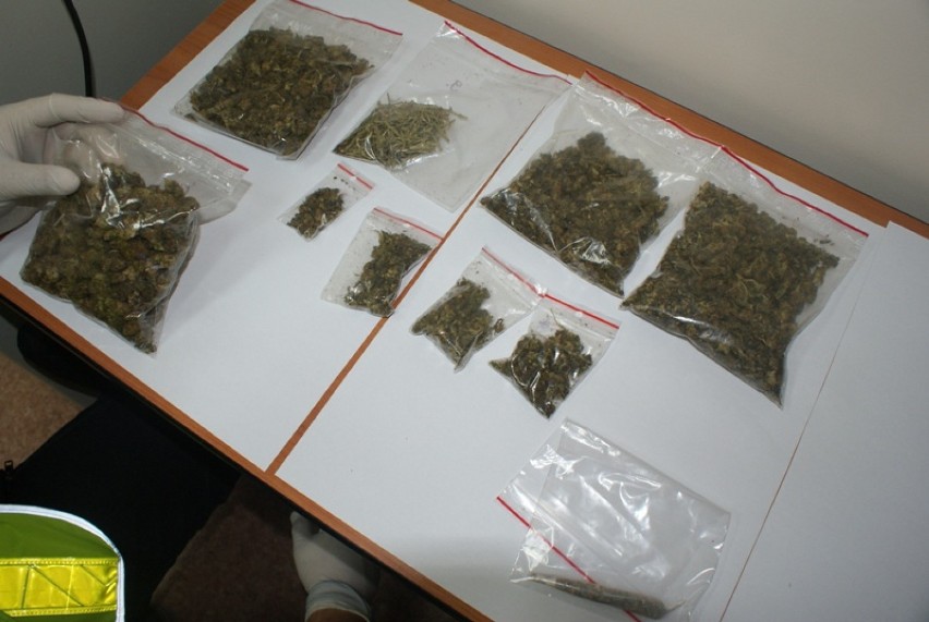 Policjanci znaleźli amfetaminę, marihuanę i heroinę